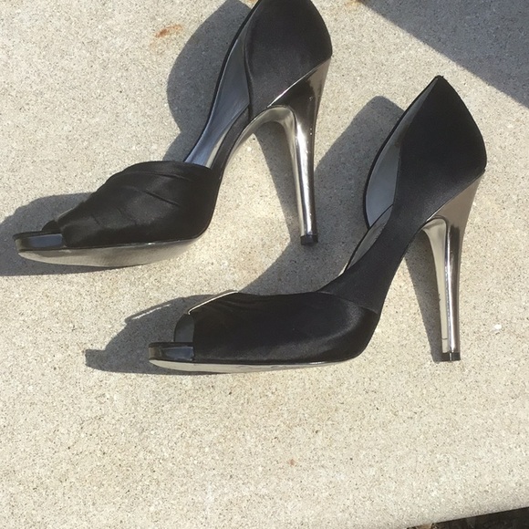 Jessica Simpson. Black elegant dress heels. 9B - Picture 4 of 6
